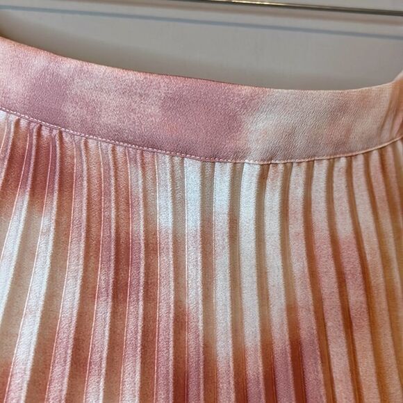 NWT Vince Camuto Shark Bite Pleated Skirt - Size 2X - Picture 8 of 12